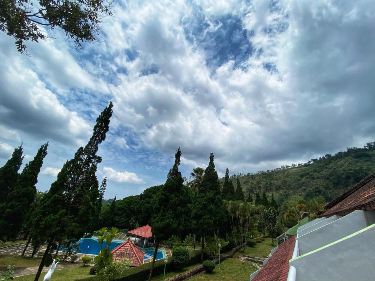 Grand Whiz Hotel Bromo Exteriör bild