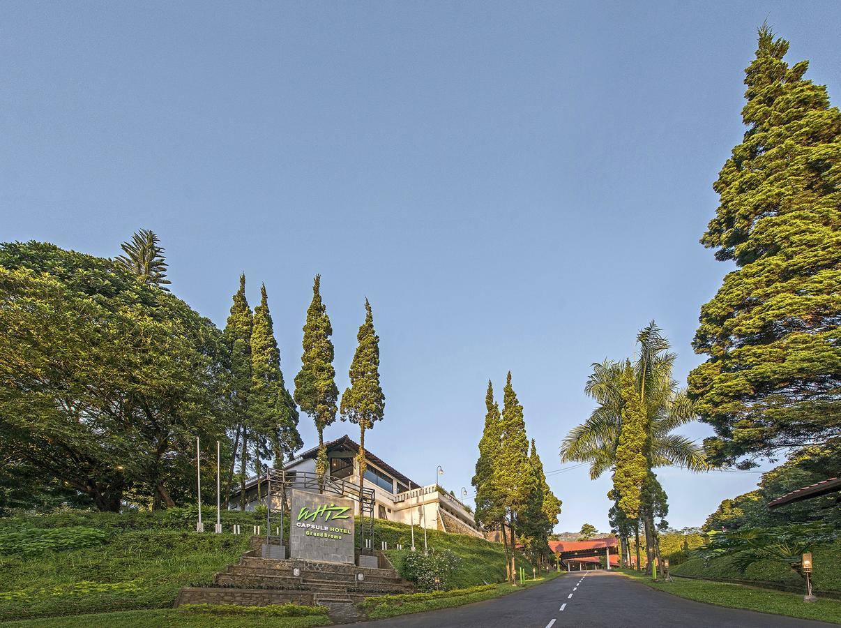 Grand Whiz Hotel Bromo Exteriör bild