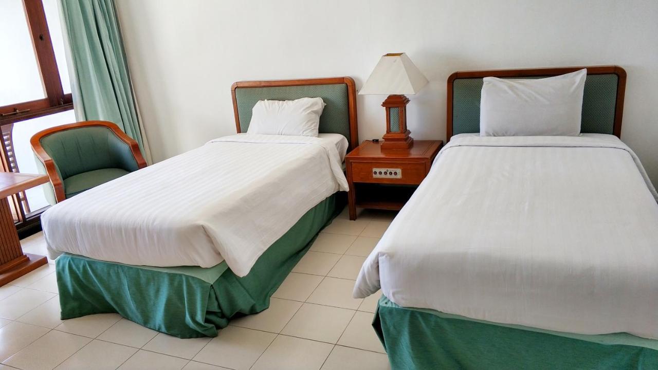 Grand Whiz Hotel Bromo Exteriör bild