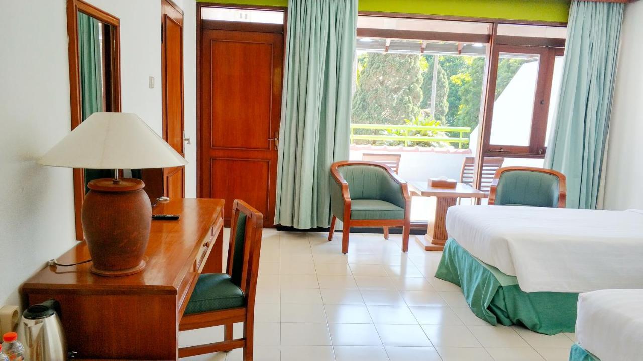 Grand Whiz Hotel Bromo Exteriör bild